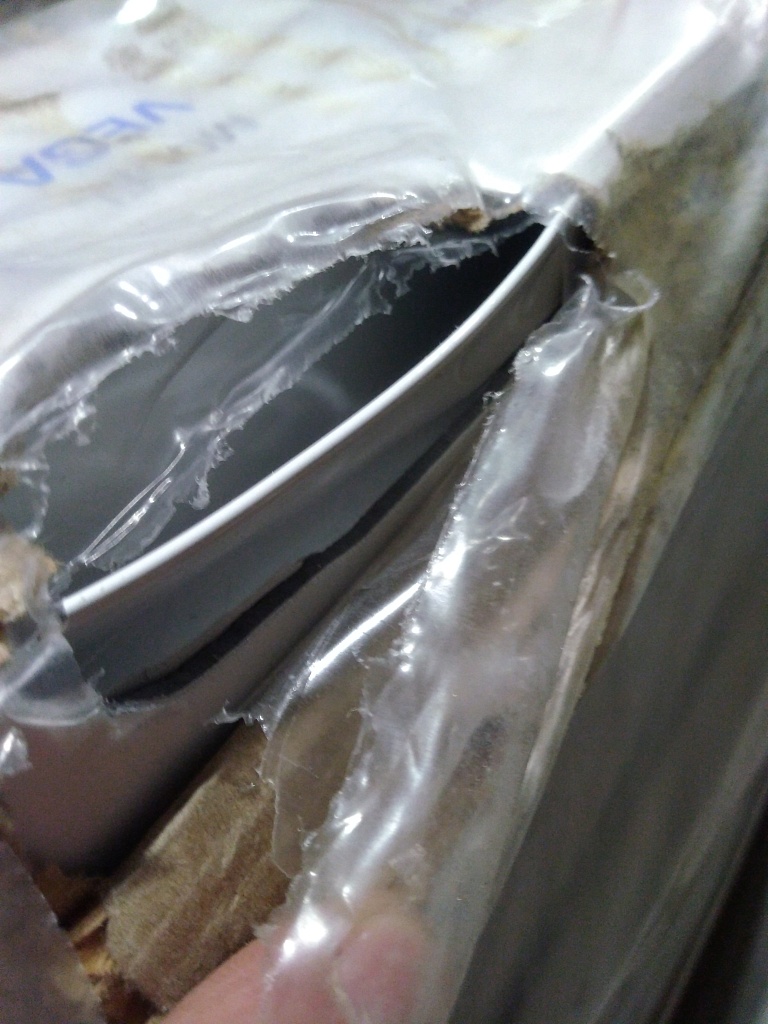 Уцененный товар (нарушена упаковка, скол на крайней секции): Радиатор биметаллический STOUT VEGA 500 4 секций боковое подключение (белый RAL 9016), SRB-1310-050004