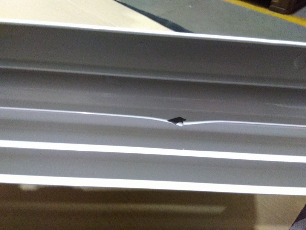 Уцененный товар (скол на ребре крайней секции): Радиатор алюминиевый ROMMER Profi 500 6 секции (AL500-80-80-100) (RAL9016), RAL-1210-050006