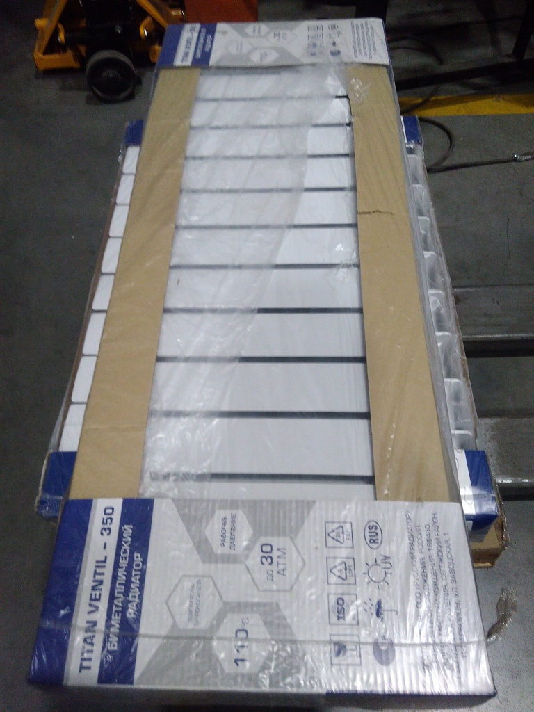 Уцененный товар (нарушена упаковка, потертости на ламелях): Радиатор биметаллический STOUT TITAN VENTIL 350 14 секций нижнее правое подключение, SRB-3320-035014