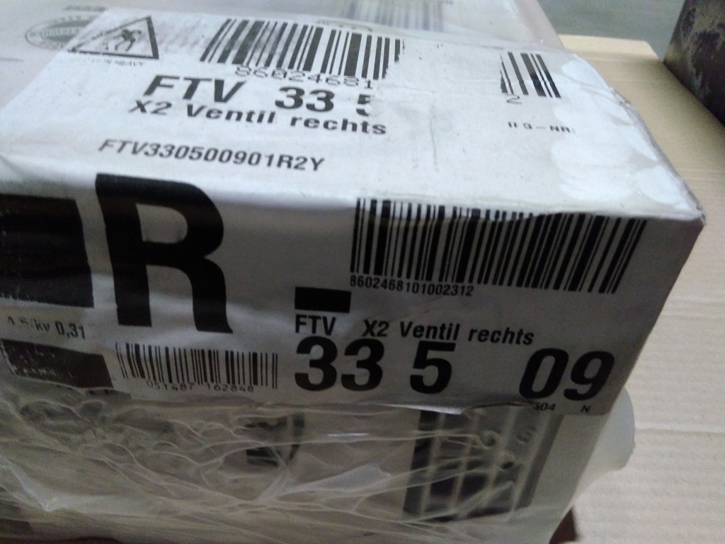 Уцененный товар (царапины, потертости): Стальной панельный радиатор Kermi Profil-V FTV 33/500/900 нижнее подключение белый RAL 9016, FTV330500901R2Y