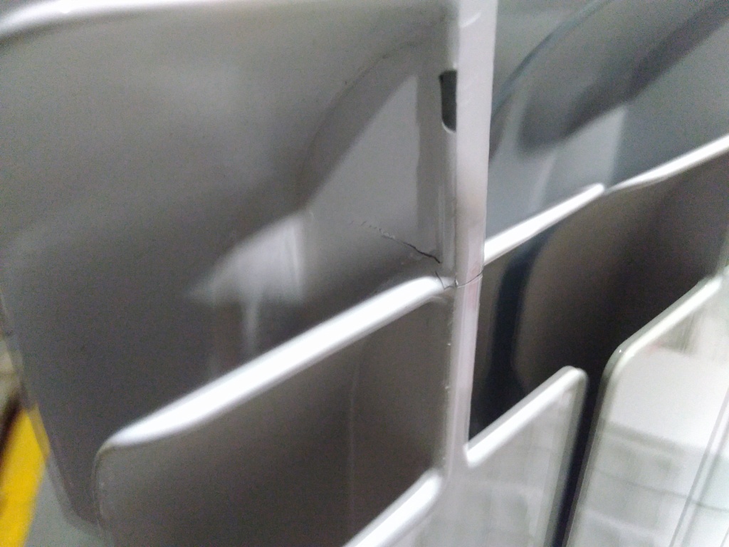 Уцененный товар (трещина и скол на ламели крайней секции): Радиатор биметаллический ROMMER Profi BM 350 10 секций боковое подключение (BI350-80-80-130) (RAL9016), RBM-1210-035010