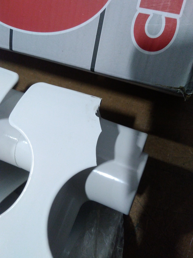 Уцененный товар (скол на ламели крайней секции): Радиатор биметаллический ROMMER Plus BM 200 8 секций боковое подключение (RAL9016), RBM-3210-020008