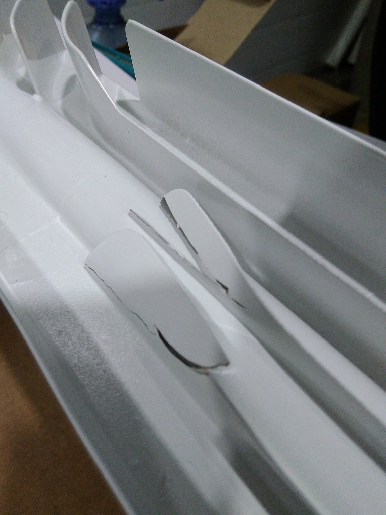 Уцененный товар (сколы, замятие на ламелях): Радиатор алюминиевый ROMMER Optima 500 4 секций боковое подключение (RAL9016), RAL-0210-050004