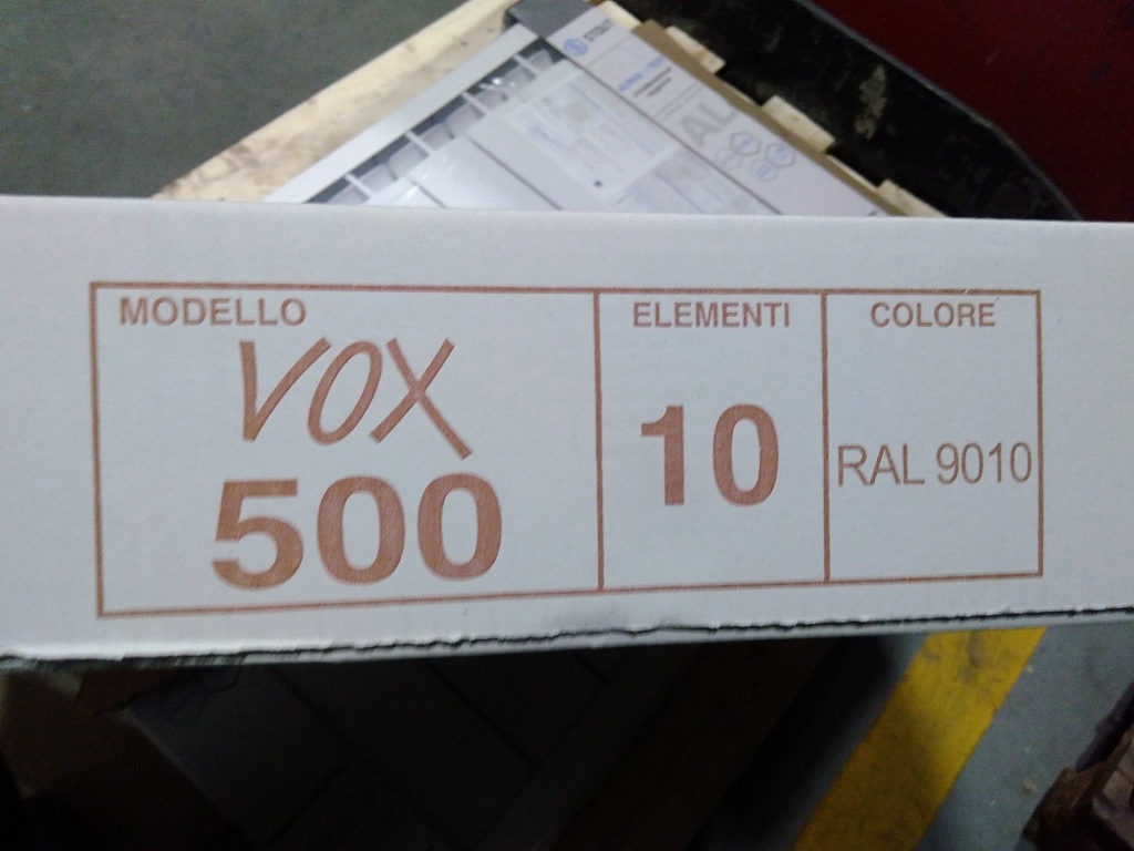 Уцененный товар (нарушена упаковка, потертость на ламели крайней секции): Радиатор алюминиевый Global VOX- R 500 10 секций боковое подключение (белый RAL 9010), VX05001010