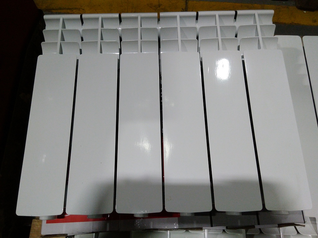 Уцененный товар (сколы , дефект покраски ): Радиатор алюминиевый ROMMER Profi 350 6 секций (AL350-80-80-080) боковое подключение (RAL9016), RAL-1210-035006