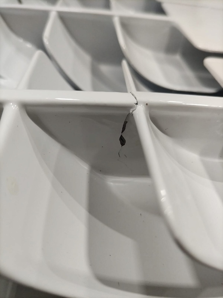 Уцененный товар (СКОЛ ЛКП / ПОВРЕЖДЕННЫЙ КОРПУС): Радиатор биметаллический ROMMER Profi BM 500 10 секции боковое подключение (BI500-80-80-150) (RAL9016), RBM-1210-050010