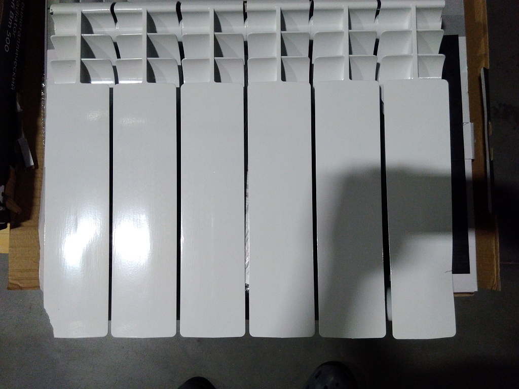 Уцененный товар (вмятина, сколы на крайних секциях): Радиатор биметаллический ROMMER Profi BM 350 6 секций боковое подключение (BI350-80-80-130) (RAL9016), RBM-1210-035006