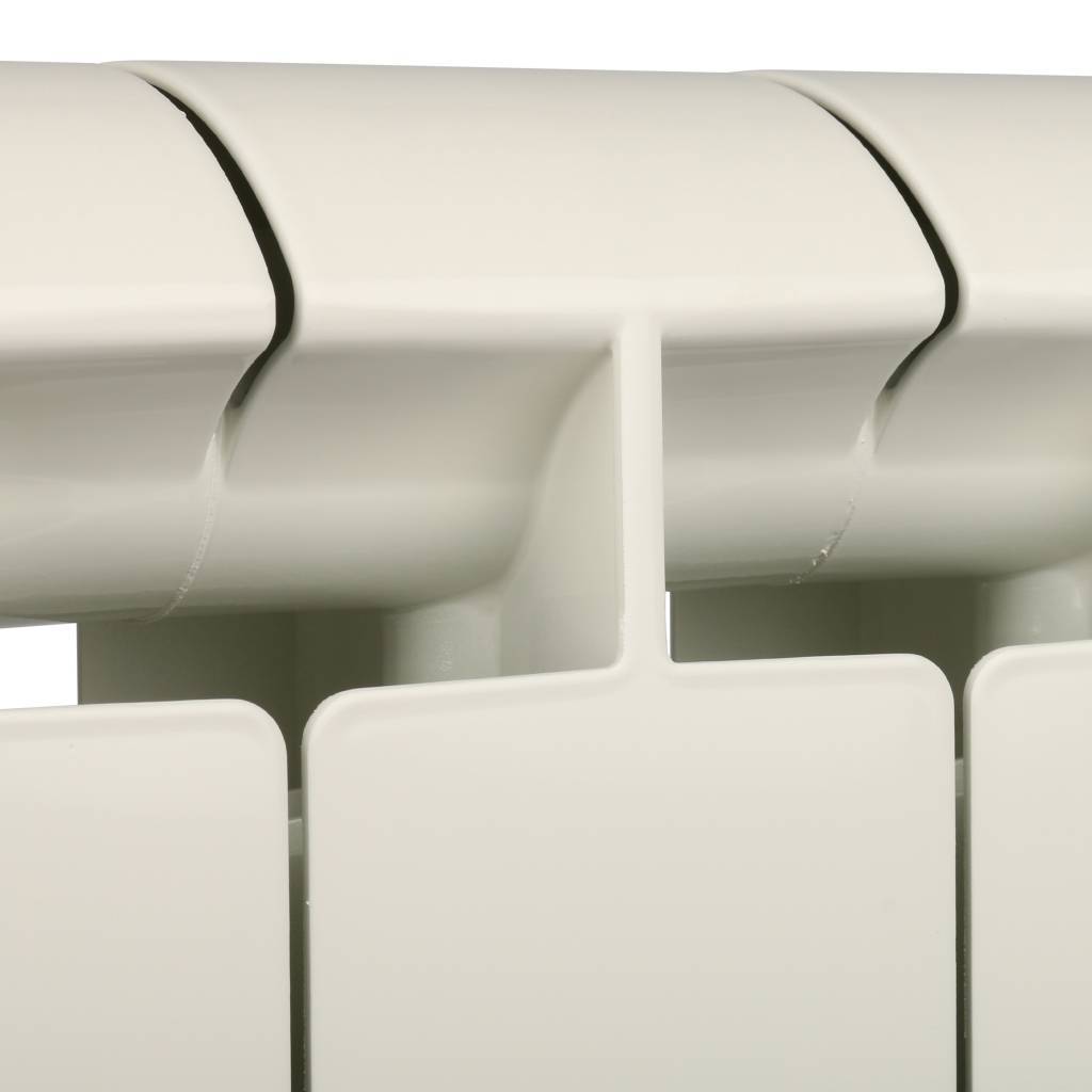 Радиатор биметаллический Global STYLE PLUS 350 4 секции боковое подключение (белый RAL 9010), STP03501004