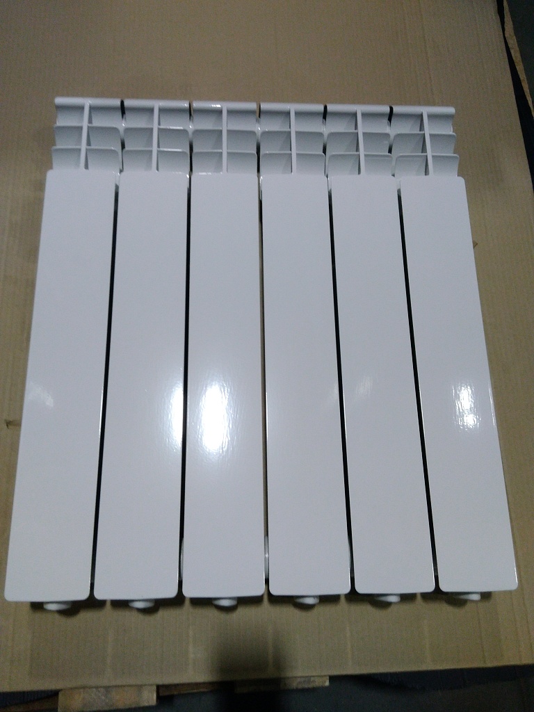 Уцененный товар (скол на ребре крайней секции): Радиатор алюминиевый ROMMER Profi 500 6 секции (AL500-80-80-100) (RAL9016), RAL-1210-050006