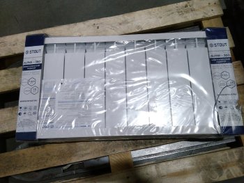 Уцененный товар (нарушена упаковка, потертость на ламели крайней секции): Радиатор биметаллический STOUT ALPHA 350 10 секций боковое подключение (белый RAL 9016), SRB-2310-035010