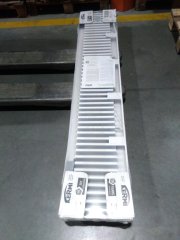 Уцененный товар (мятая решетка): Стальной панельный радиатор Kermi Profil-V FTV 11/300/1600 нижнее подключение белый RAL 9016