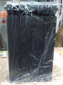 Уцененный товар (с экспозиции, отсутствует упаковка ): Радиатор биметаллический Global STYLE PLUS 500 4 секции боковое подключение (цвет cod.07 grigio scuro opaco mettalizzato 2748 (черный))