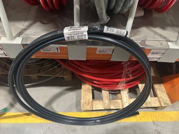 Уцененный товар (отрезок): Труба напорная CYKLON ПЭ100 DN25х2,3 PN16 SDR 11 с син. полосой, метр. разметка (Отгрузка кратно 5 м.)