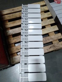 Уцененный товар (нарушена упаковка, трещина на ламели): Радиатор биметаллический ROMMER Plus BM 200 12 секций боковое подключение (RAL9016), RBM-3210-020012