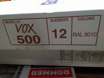 Уцененный товар (нарушена упаковка, замятие и потертость на ламели крайней секции): Радиатор алюминиевый Global VOX- R 500 12 секций боковое подключение (белый RAL 9010), VX05001012