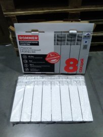 Уцененный товар (скол краски на ламели крайней секции): Радиатор биметаллический ROMMER Profi BM 350 8 секций боковое подключение (BI350-80-80-130) (RAL9016), RBM-1210-035008